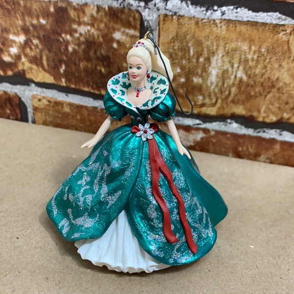 Vintage Barbie Christmas ornament 1995 - Picture 1 of 10